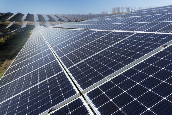 beautiful-alternative-energy-plant-with-solar-panels (1)_Easy-Resize.com (1)